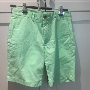 Vineyard Bines Men’s Breaker Shorts.  28” waist. 9” inseam.  Green.